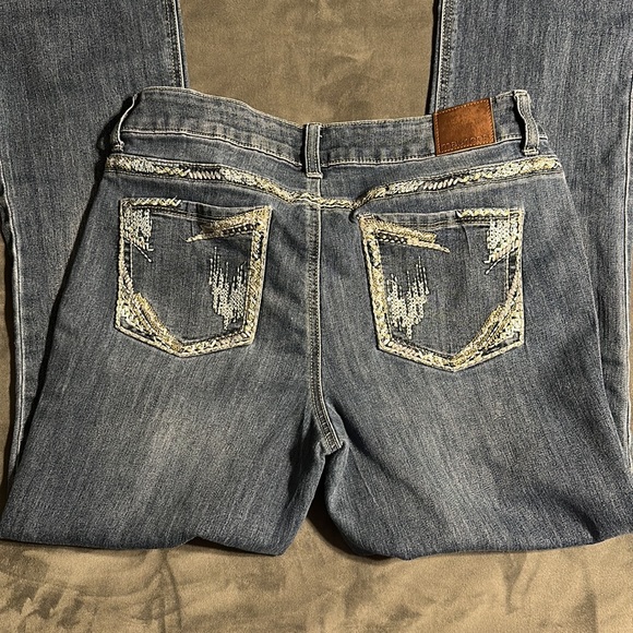 Maurice’s size 5 Regular Jeans with pocket accents - Picture 4 of 4